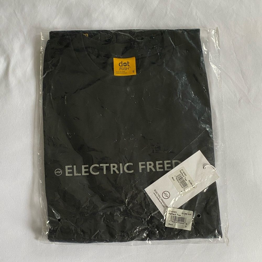 dot Reflect Tee - Picture 3 of 5